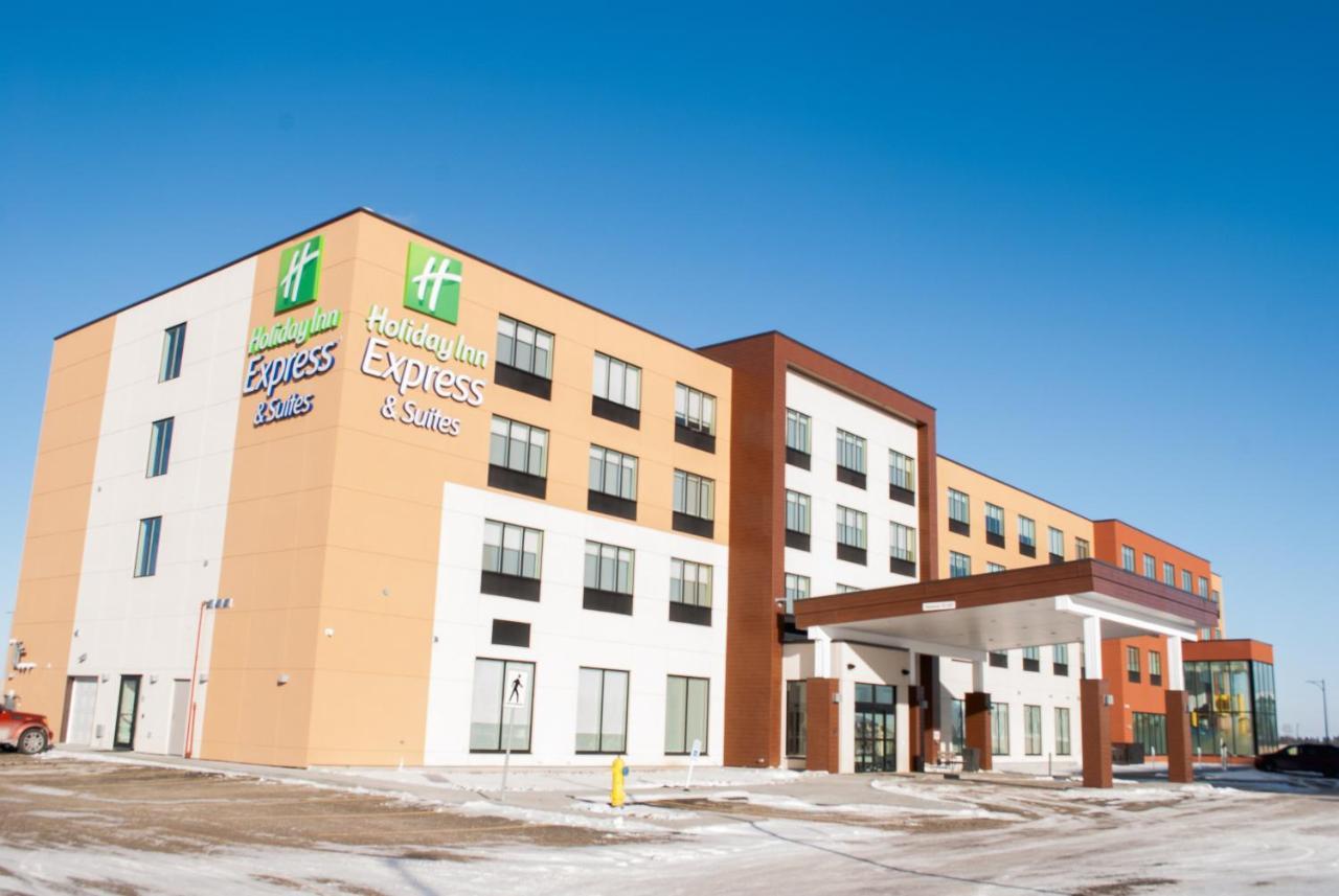 Holiday Inn Express & Suites Edmonton N - St Albert, An Ihg Hotel Saint Albert Exterior photo