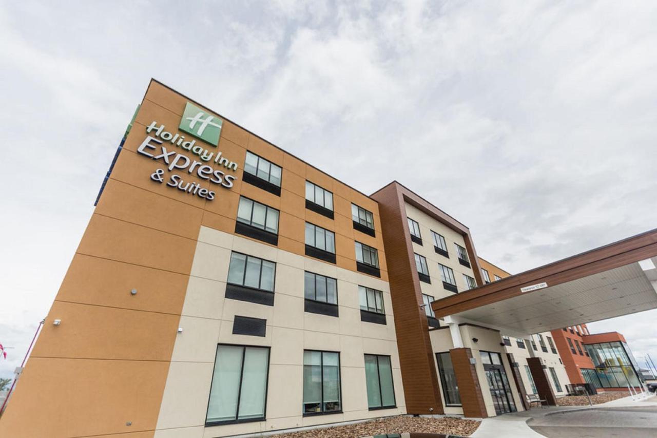 Holiday Inn Express & Suites Edmonton N - St Albert, An Ihg Hotel Saint Albert Exterior photo